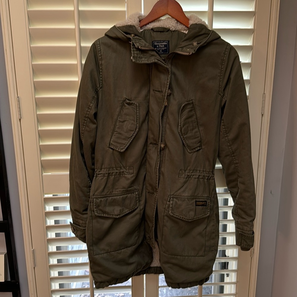 Abercrombie Coat- Fleece, bomber jacket, thick, trench coat